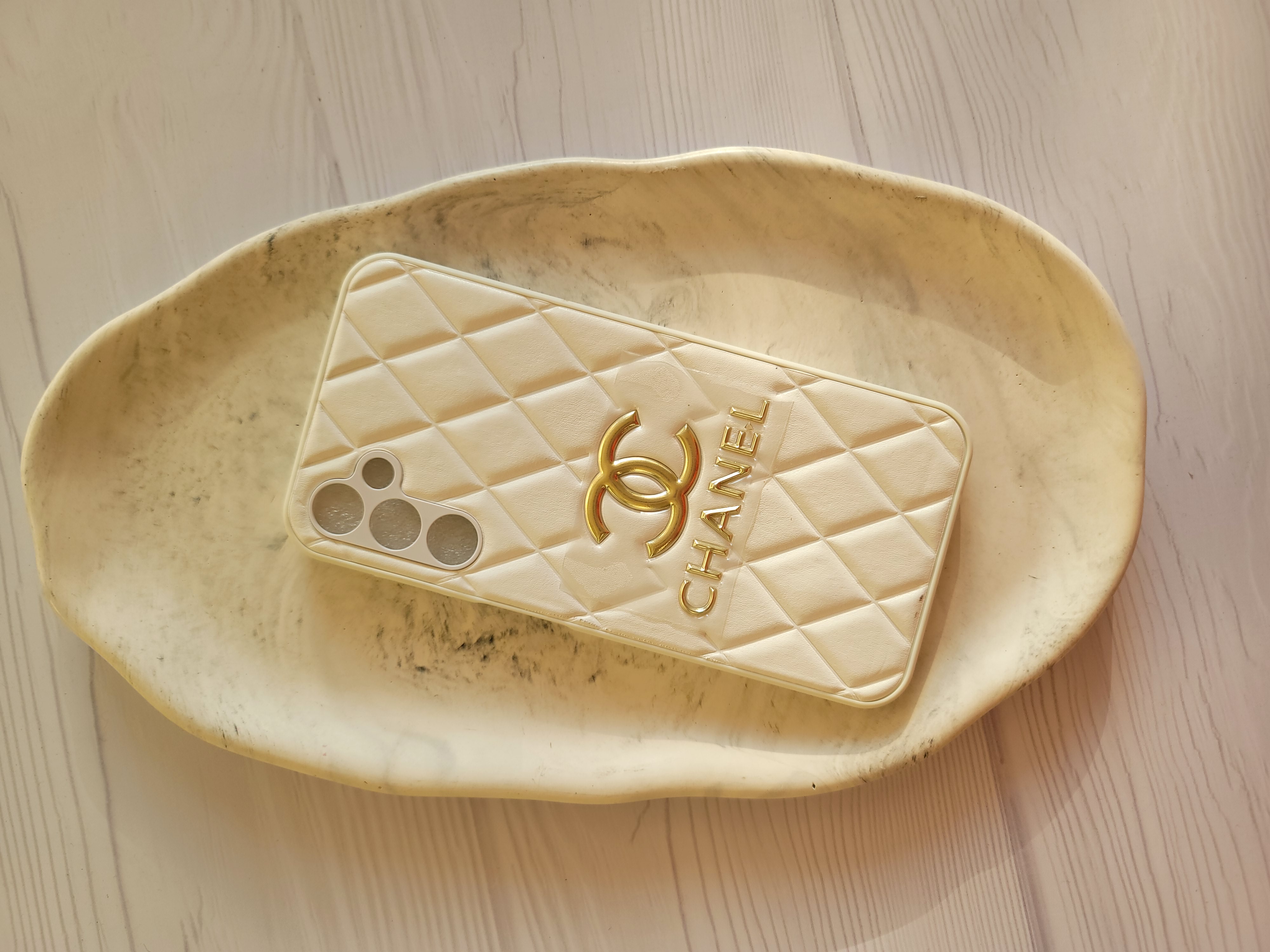 قاب گوشی a24 برند chanel